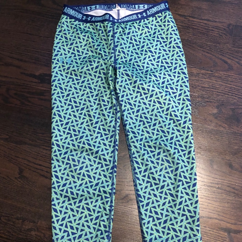 Under Armour youth large Capri leggings